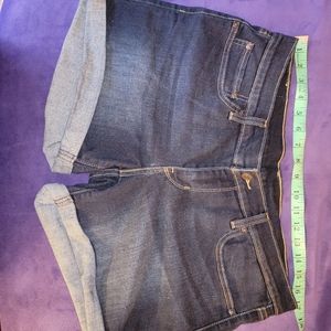 Levi's dark wash stretch shorts sz 31